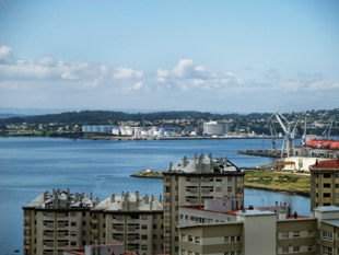 Instalacións de Reganosa, vistas dende Ferrol