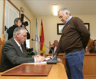 Eladio Capón, no momento no que tomou posesión (logo dunha moción de censura)