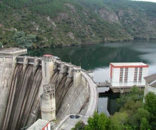 O embalse de Santo Estevo, en Nogueira de Ramuín / Imaxe: Adega